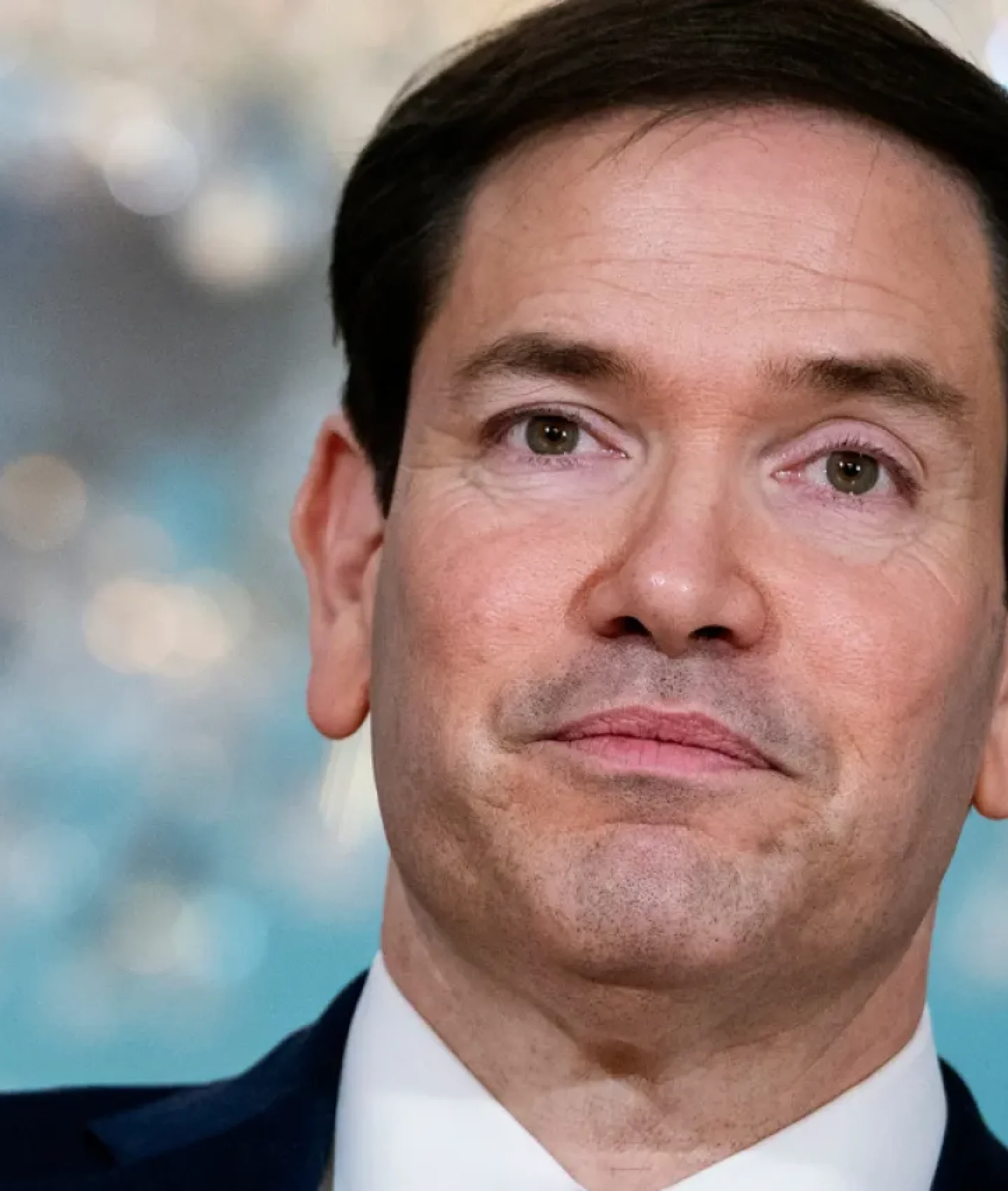 "La frontera en crisis: La Unión Europea impone medidas drásticas para controlar la inmigración, suspuyendo la expedición de visas a 75 países"