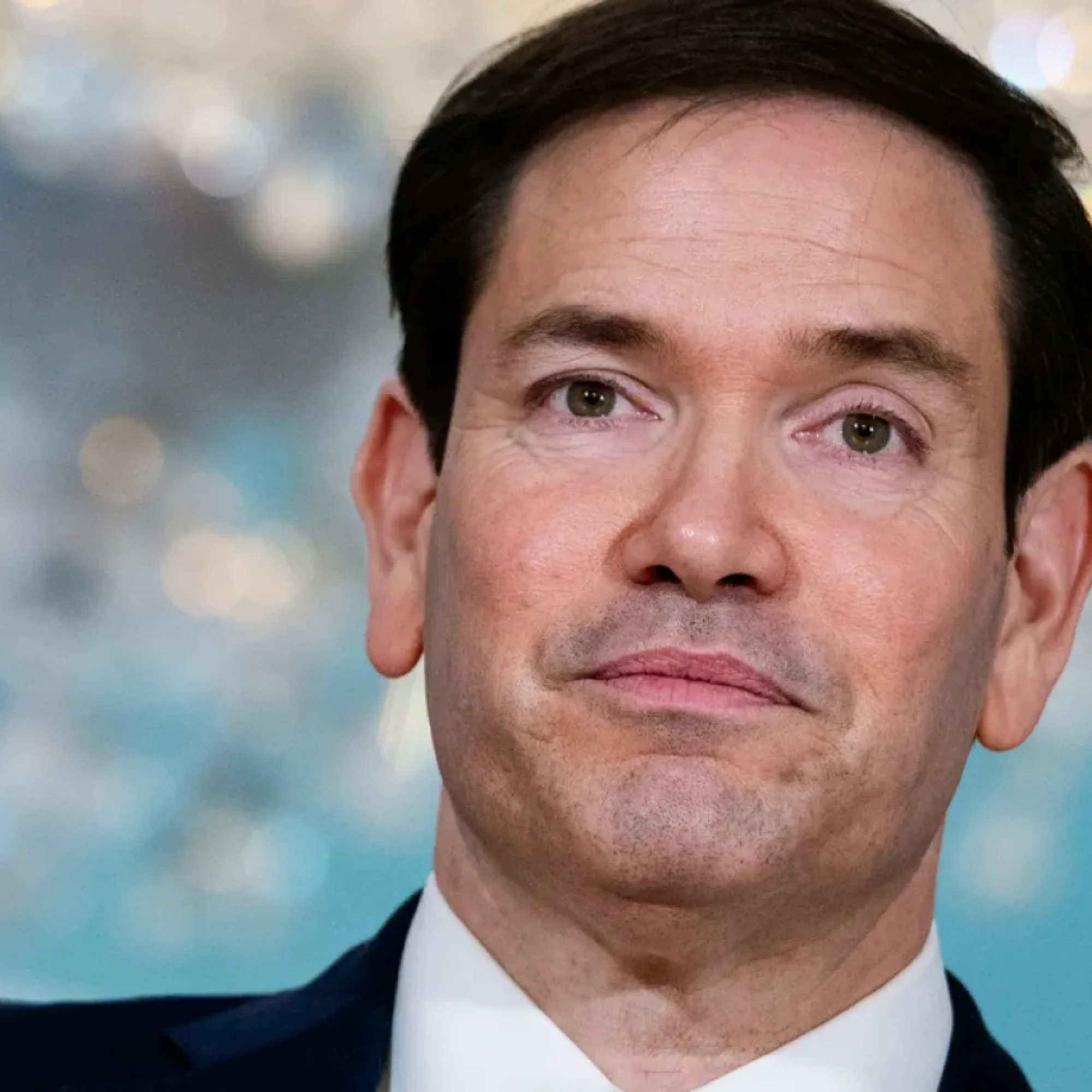 "La frontera en crisis: La Unión Europea impone medidas drásticas para controlar la inmigración, suspuyendo la expedición de visas a 75 países"