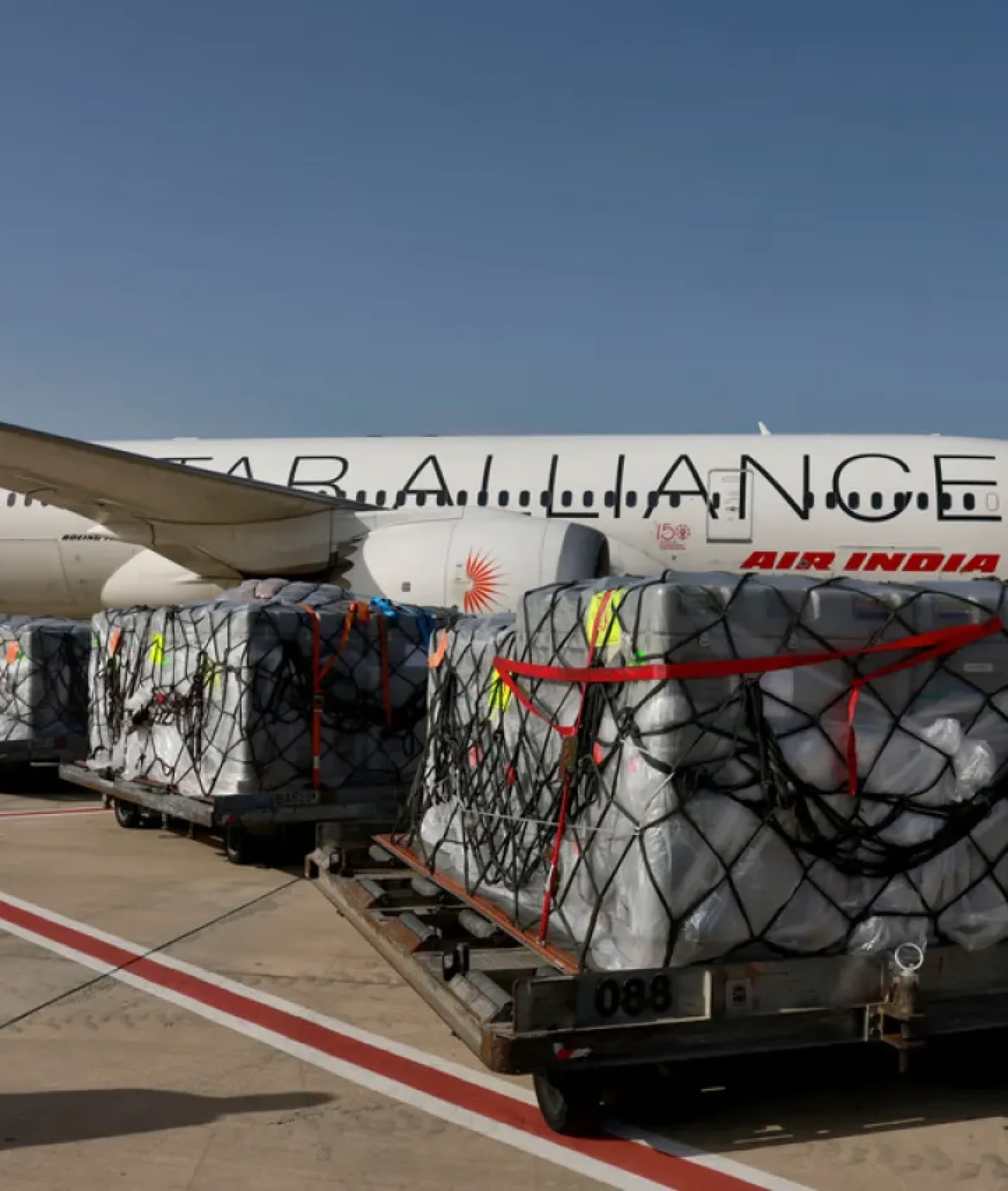 Ataque a Irán interrumpe los vuelos en Oriente Medio y más allá