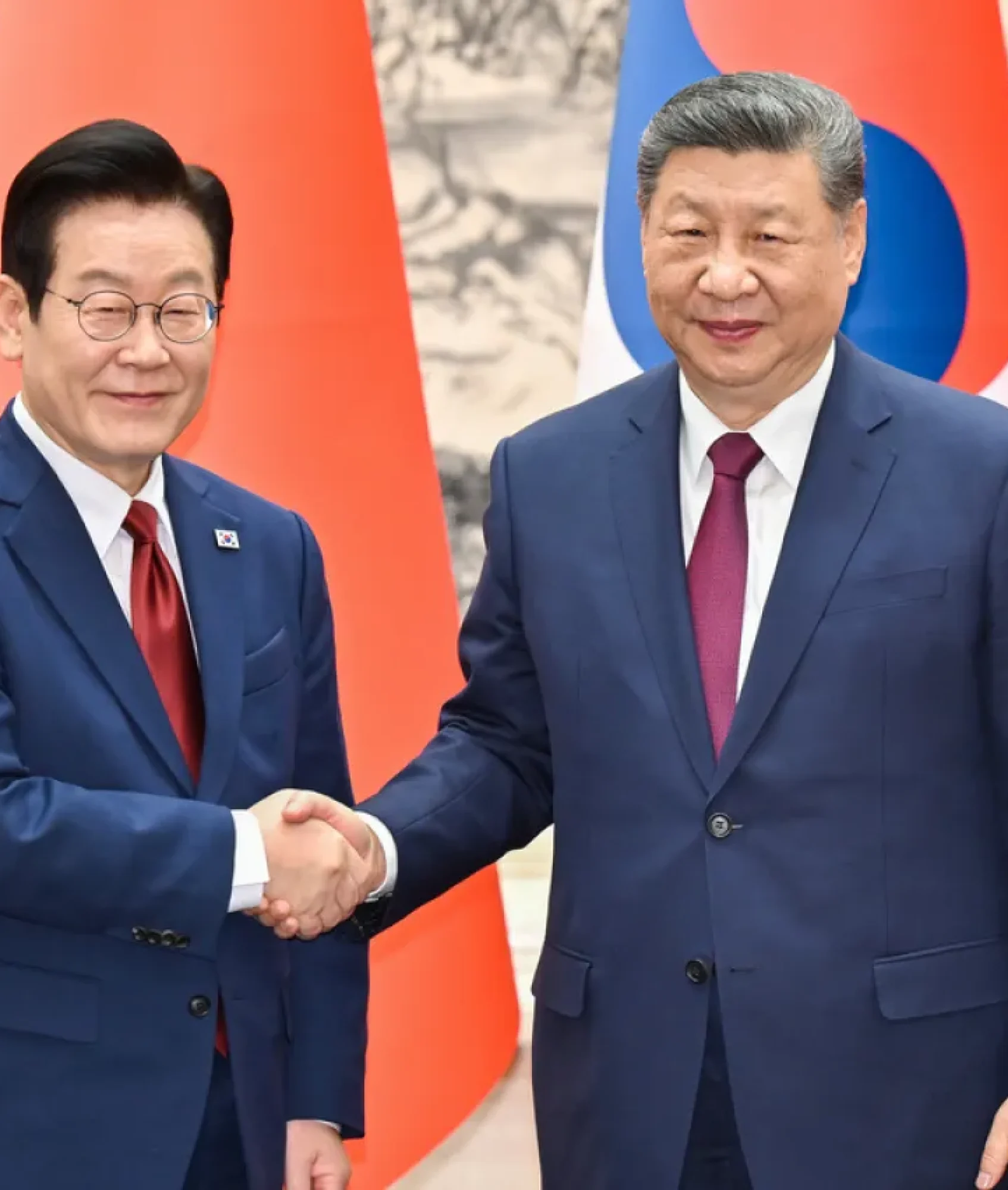 Prometen China y Surcorea fortalecer lazos ante aumento de tensiones