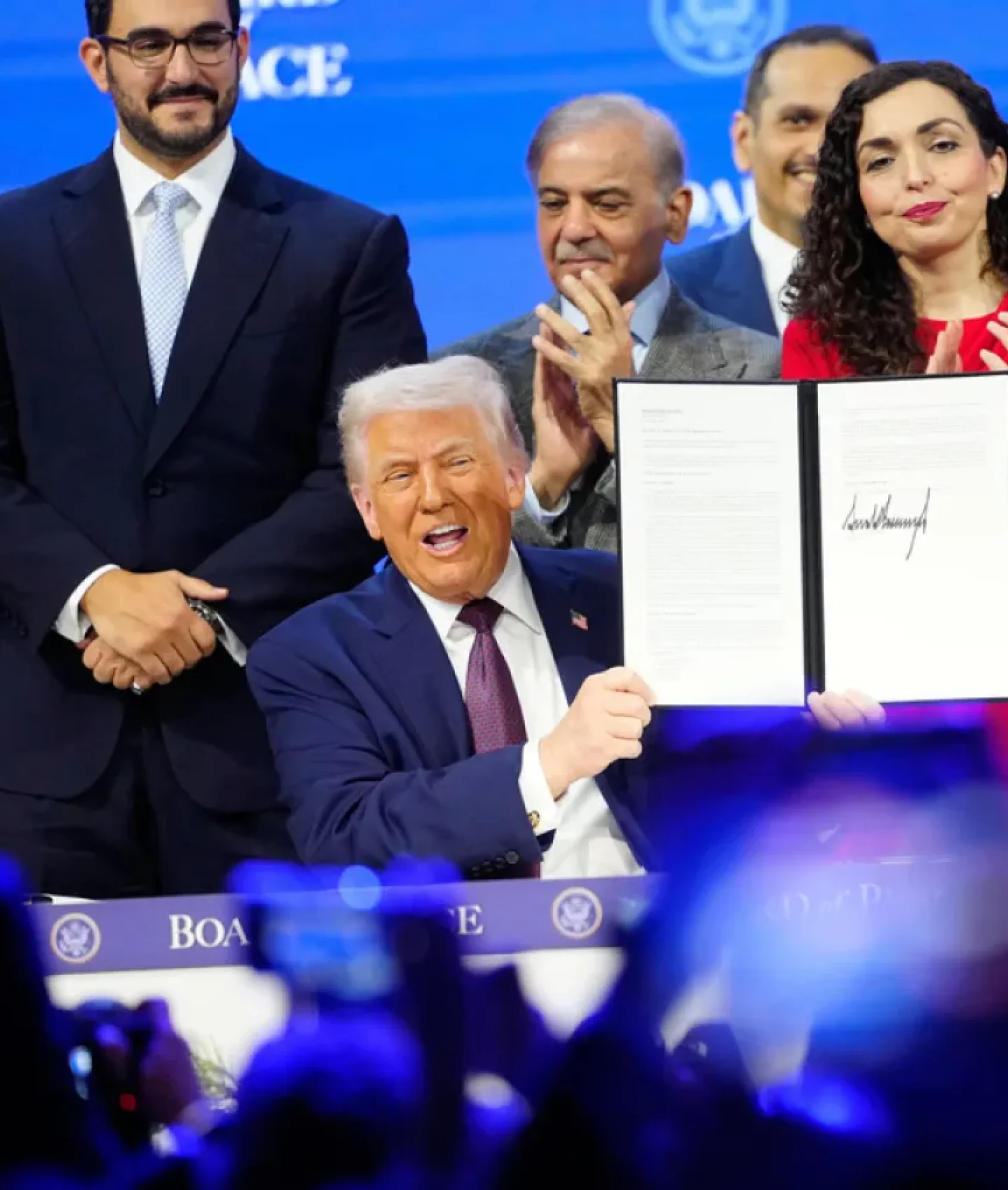 El Liderazgo Global: Trump Presenta Nuevas Estrategias para la Estabilidad Internacional en el Foro Económico Mundial de Davos.