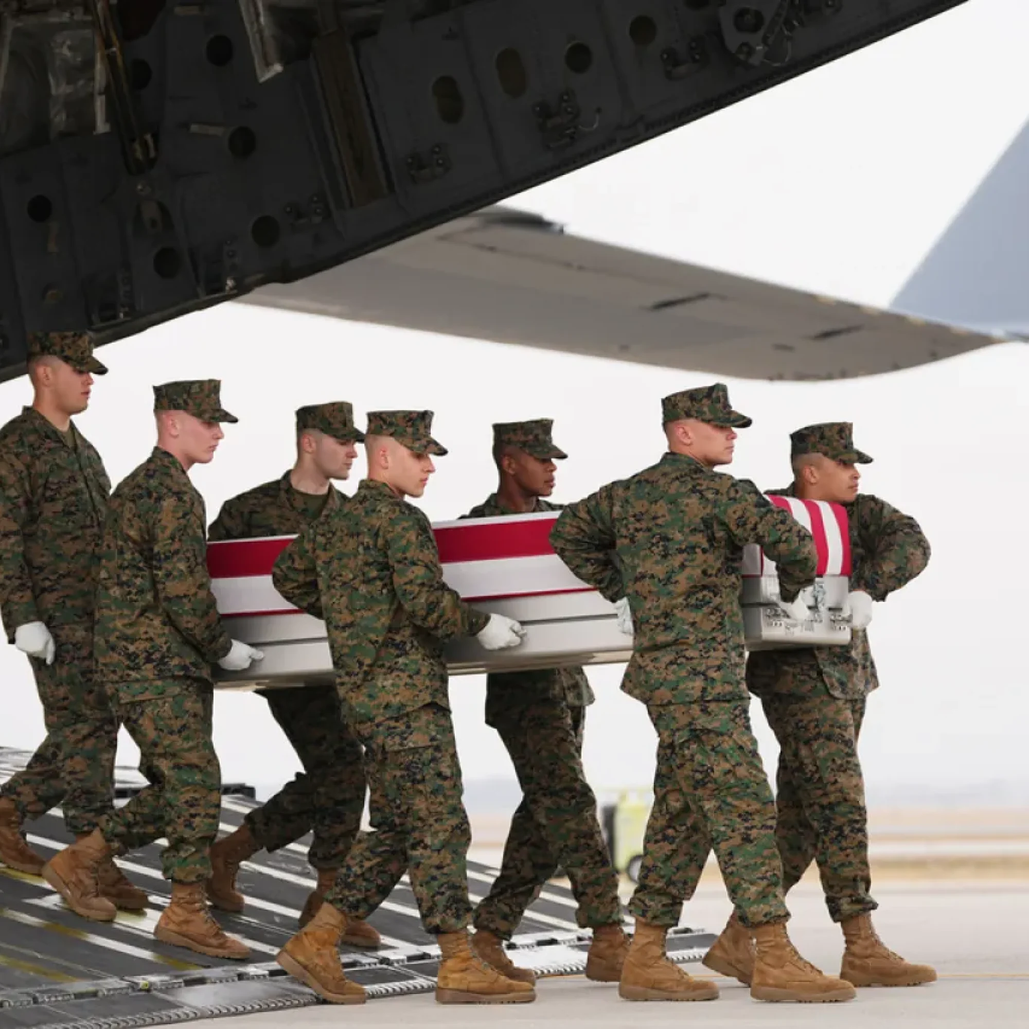 Trump enfrenta polémica por declaraciones sobre sacrificio militar