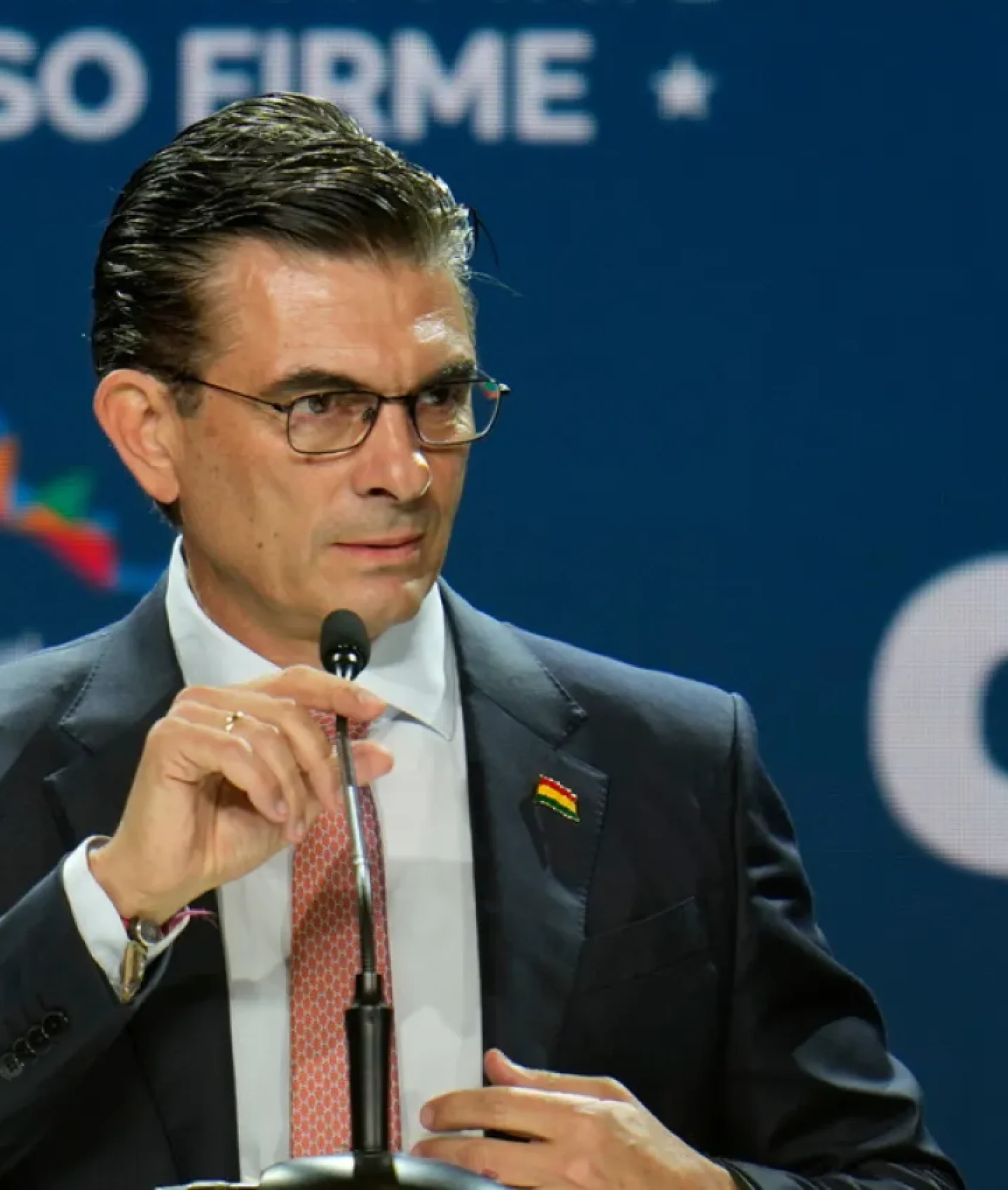 Bolivia inicia año escolar con la prohibición del uso de celulares en el aula