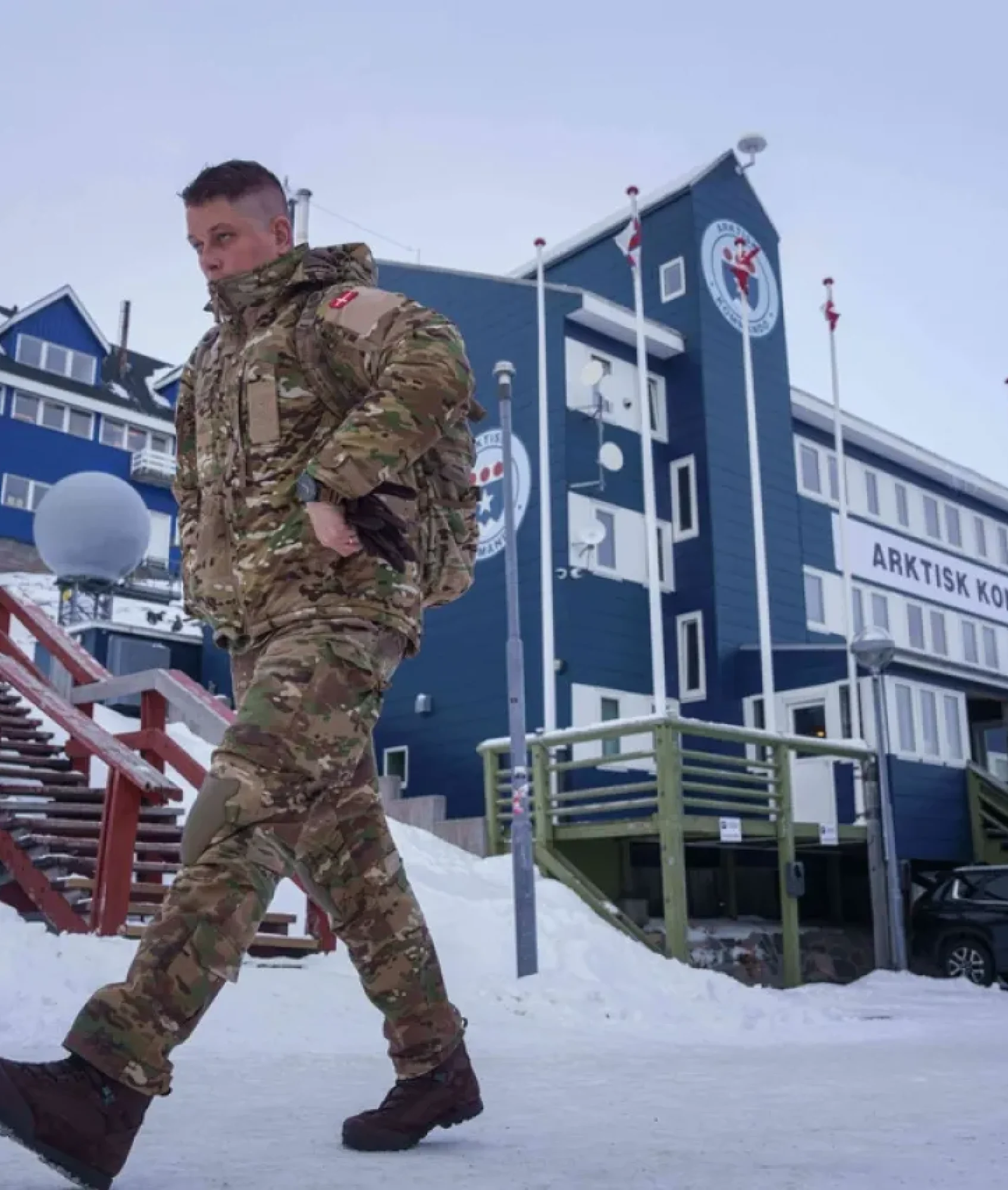 Lanza OTAN esfuerzo militar mientras busca superar disputa en Groenlandia