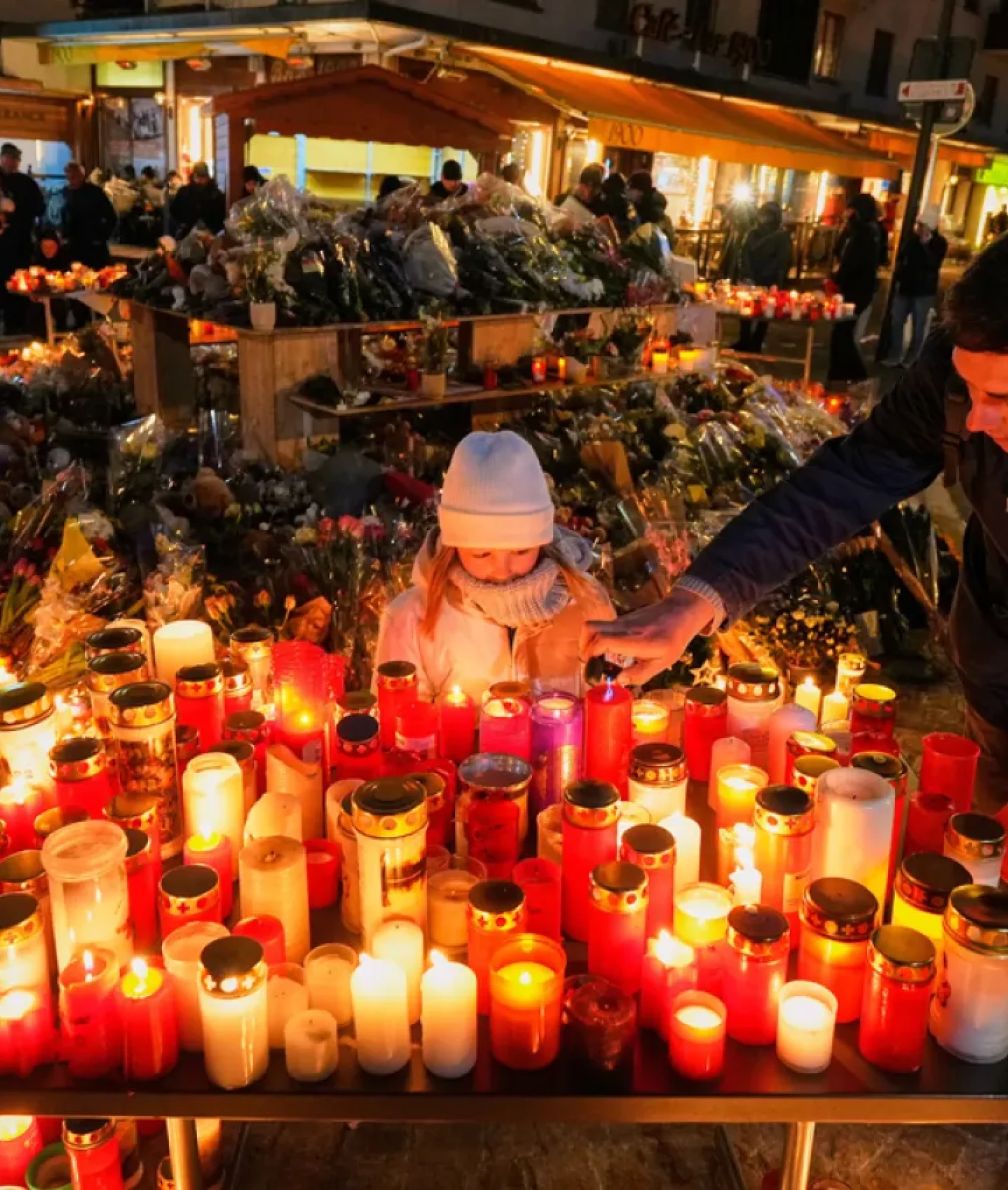 Suiza honra a las víctimas del mortal incendio en un bar