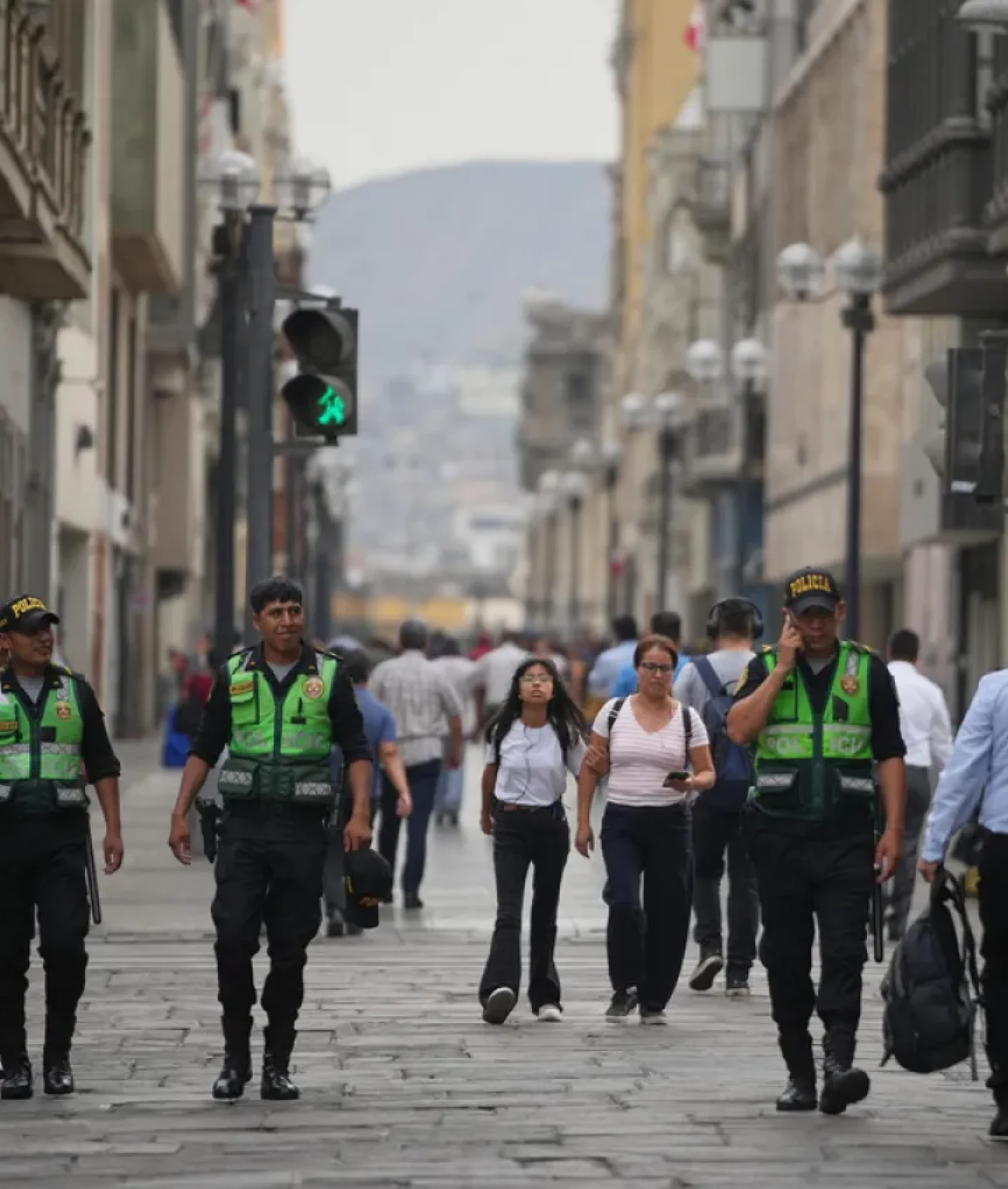 Elige Congreso a José Balcázar como nuevo presidente interino de Perú